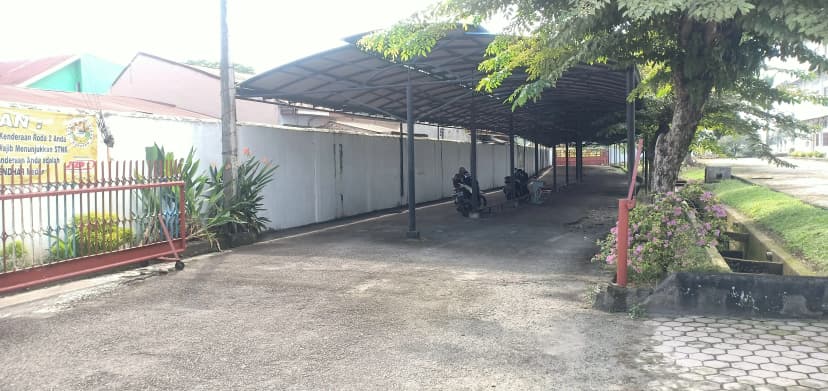 Lapangan Parkir Sepeda Motor